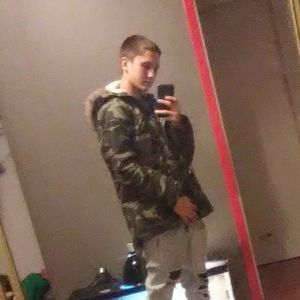 Meet your Posher, Ethan